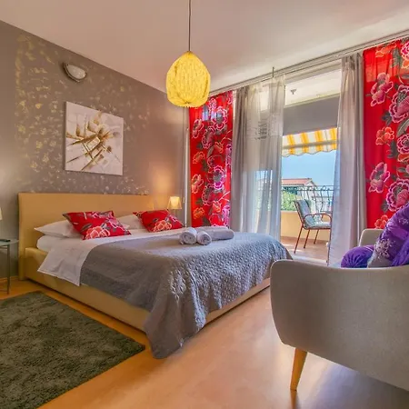 Lean Apartment Makarska